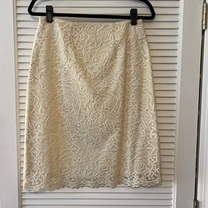 Isaac Mizrahi cream lace skirt